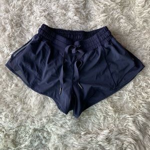 Lululemon Hotty Hot Short II (2.5”)